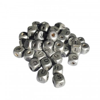 Ahşap Küp HARFLİ Boncuk 10X10 MM 100 GRAM Gümüş Ahşap Küp HARFLİ Boncuk 10X10 MM 100 GRAM Gümüş