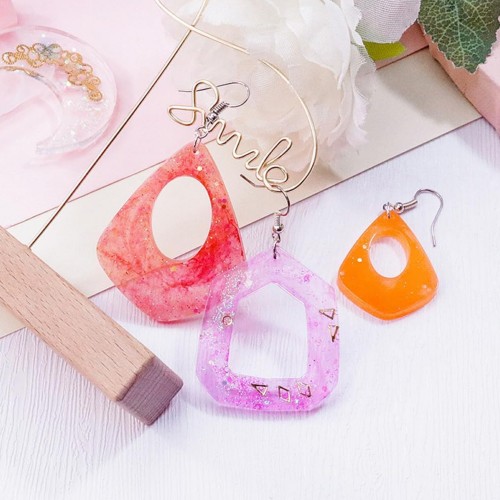Epoksi Çoklu Ortası Boş Asimetrik Üçgen Model Delikli Kolye Küpe Kalıbı