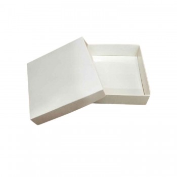 Komple Karton Kutu 10X10x3 CM - 25 Adet Beyaz Komple Karton Kutu 10X10x3 CM - 25 Adet Beyaz