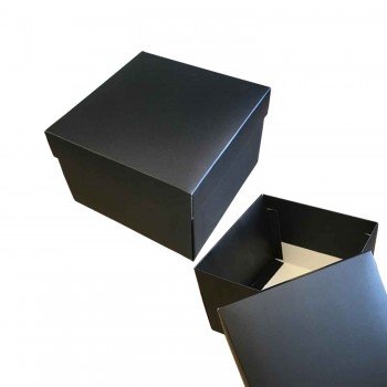 Komple Karton Kutu Düz Renk 15X15X10 CM - 10 Adet Siyah Komple Karton Kutu Düz Renk 15X15X10 CM - 10 Adet Siyah