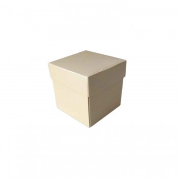 Komple Karton Kutu Düz Renk 6X6X6 CM - 25 Adet Krem Komple Karton Kutu Düz Renk 6X6X6 CM - 25 Adet Krem