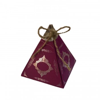 Karton Lokumluk Gümüş Saray Desenli Piramit Modeli 50 Adet Mor Karton Lokumluk Gümüş Saray Desenli Piramit Modeli 50 Adet Mor