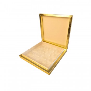 Karton Çikolata Kutusu 16'lı Separatörlü 23.5 X 22.5 CM   Altın