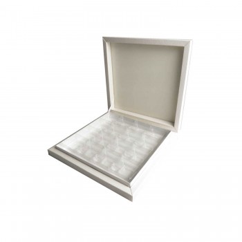 Karton Çikolata Kutusu 16'lı Separatörlü 23.5 X 22.5 CM   Beyaz