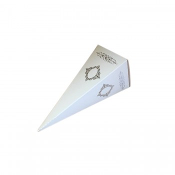 Karton Şeker Külahı Lüx Gümüş Yaldızlı Saray Desenli - 25 Adet Beyaz Karton Şeker Külahı Lüx Gümüş Yaldızlı Saray Desenli - 25 Adet Beyaz